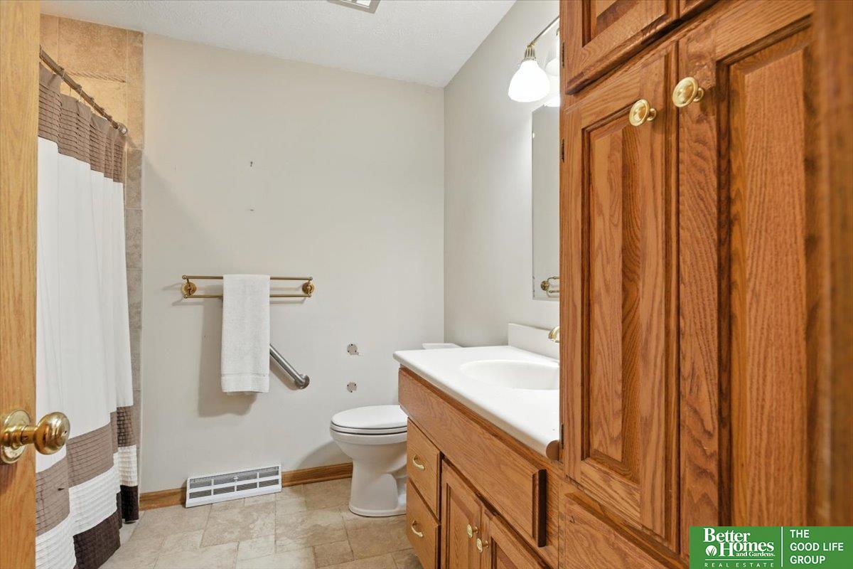 101 N Kings Circle