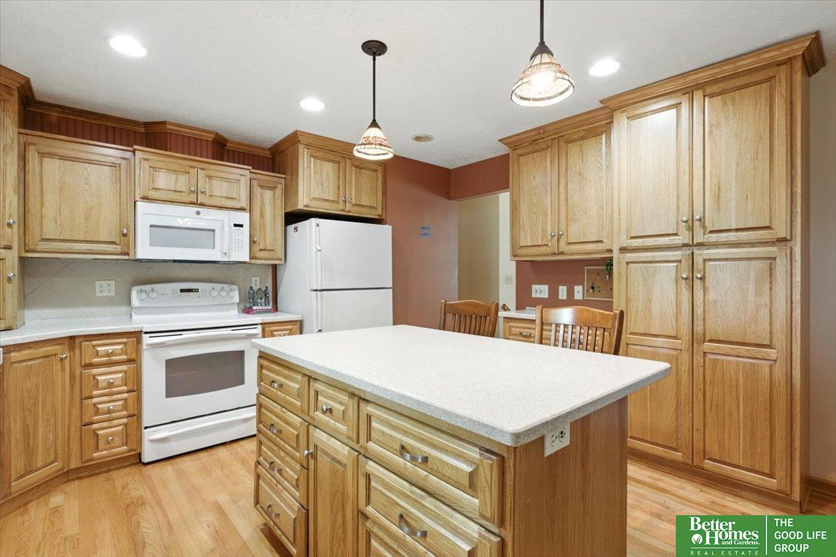 101 N Kings Circle