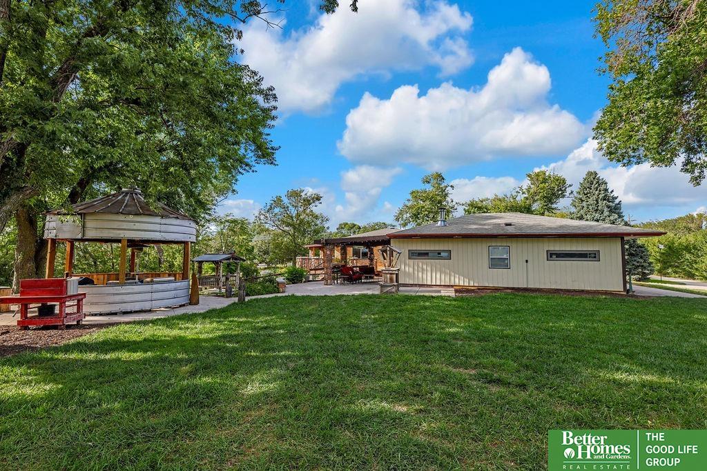 22501 Schram Road