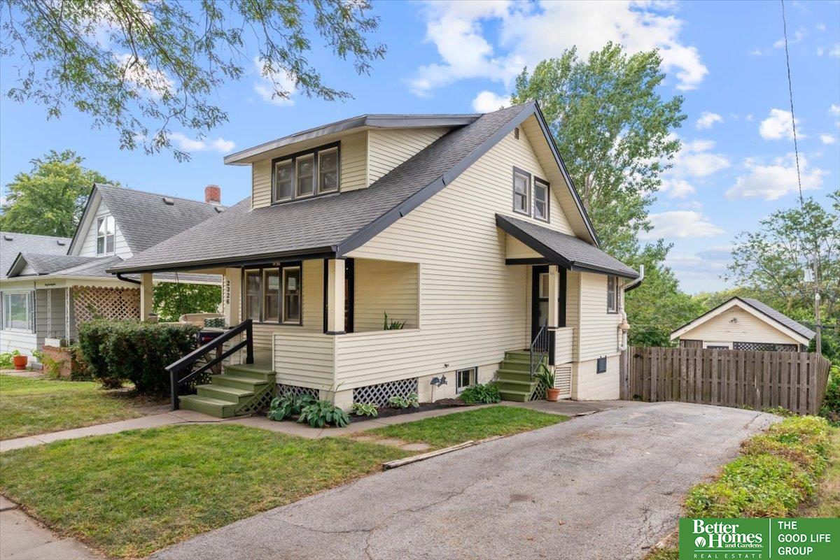 2326 N 61st Street E