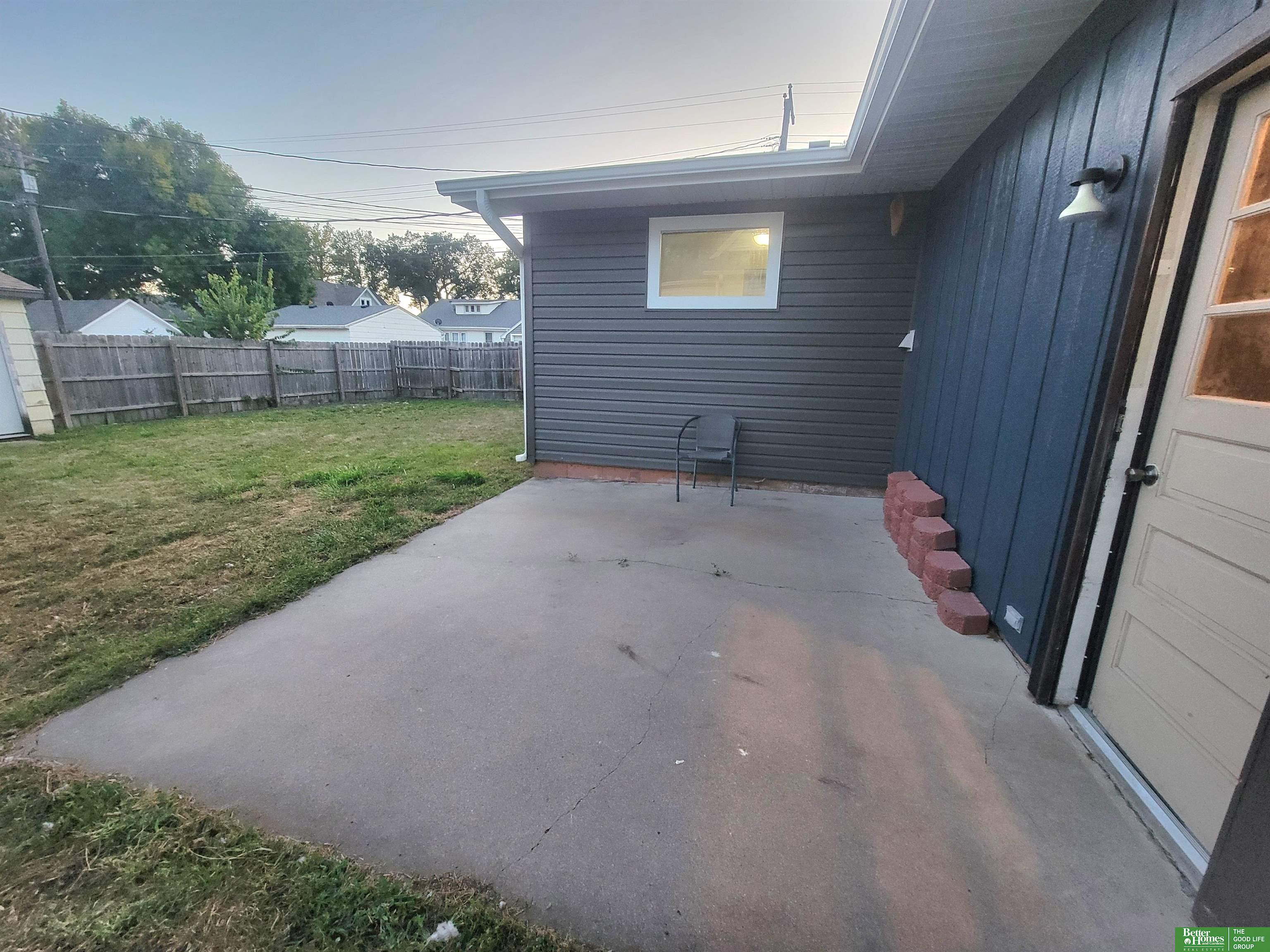 418 E 5th Street