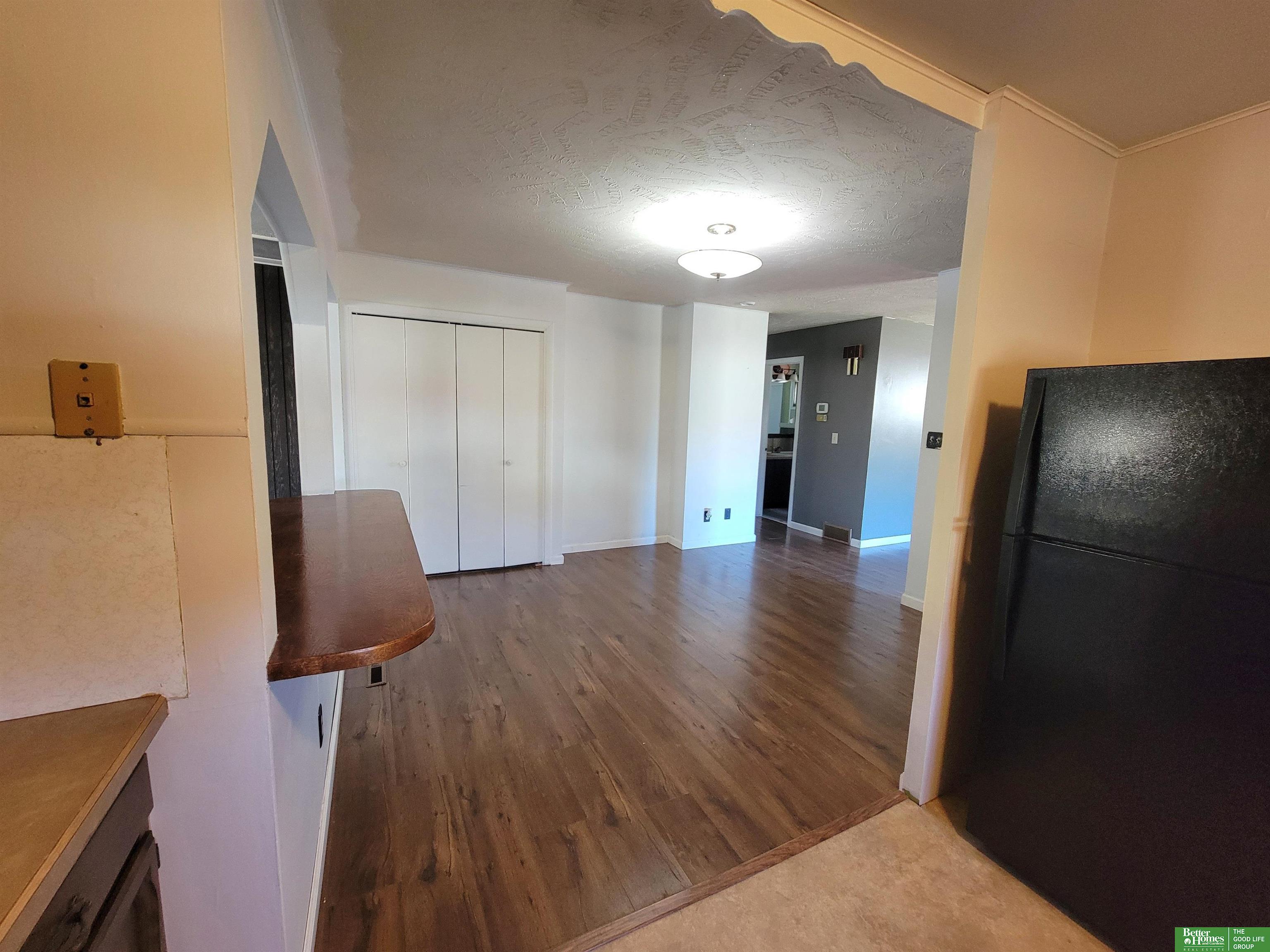 418 E 5th Street