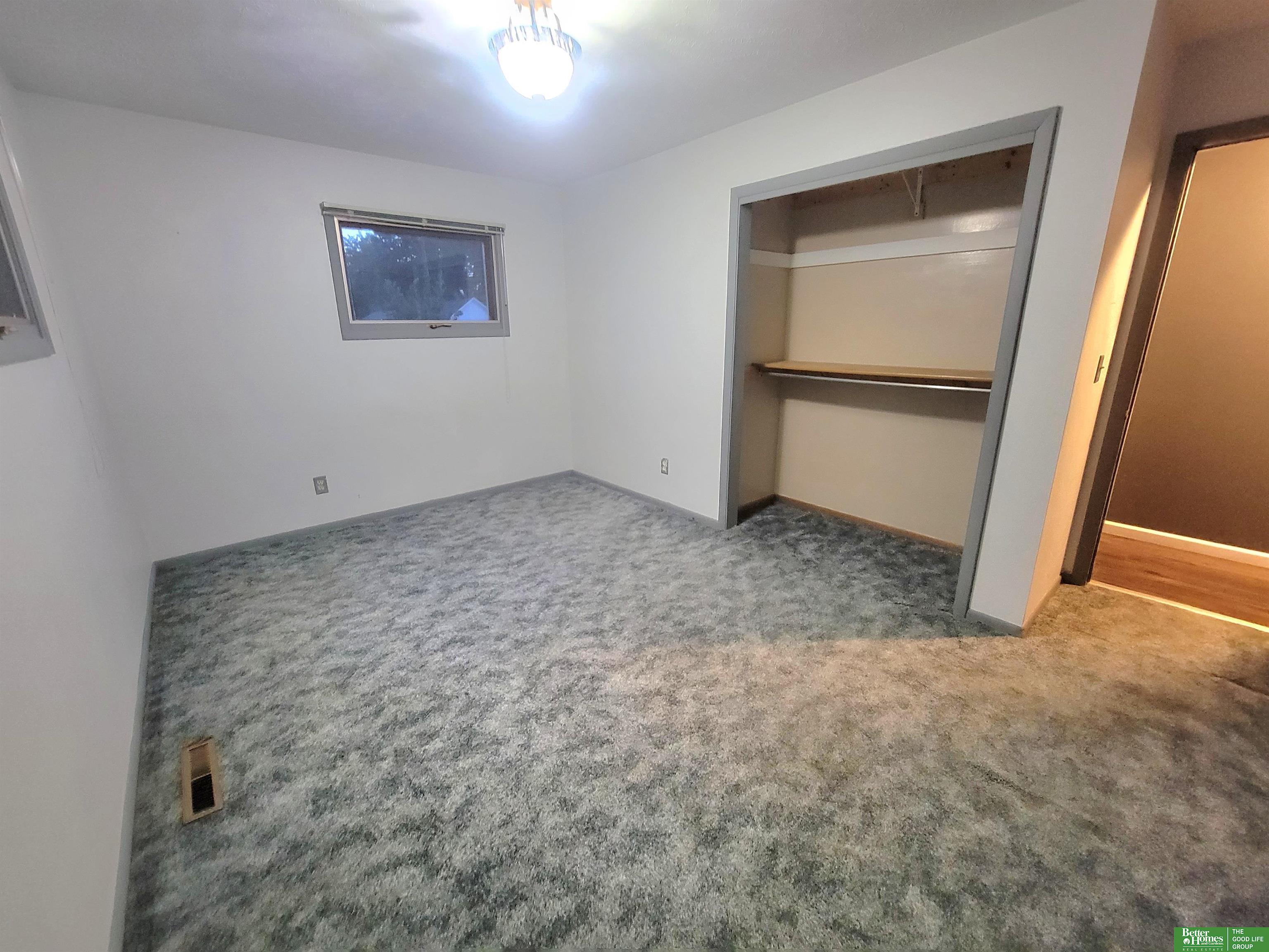 418 E 5th Street