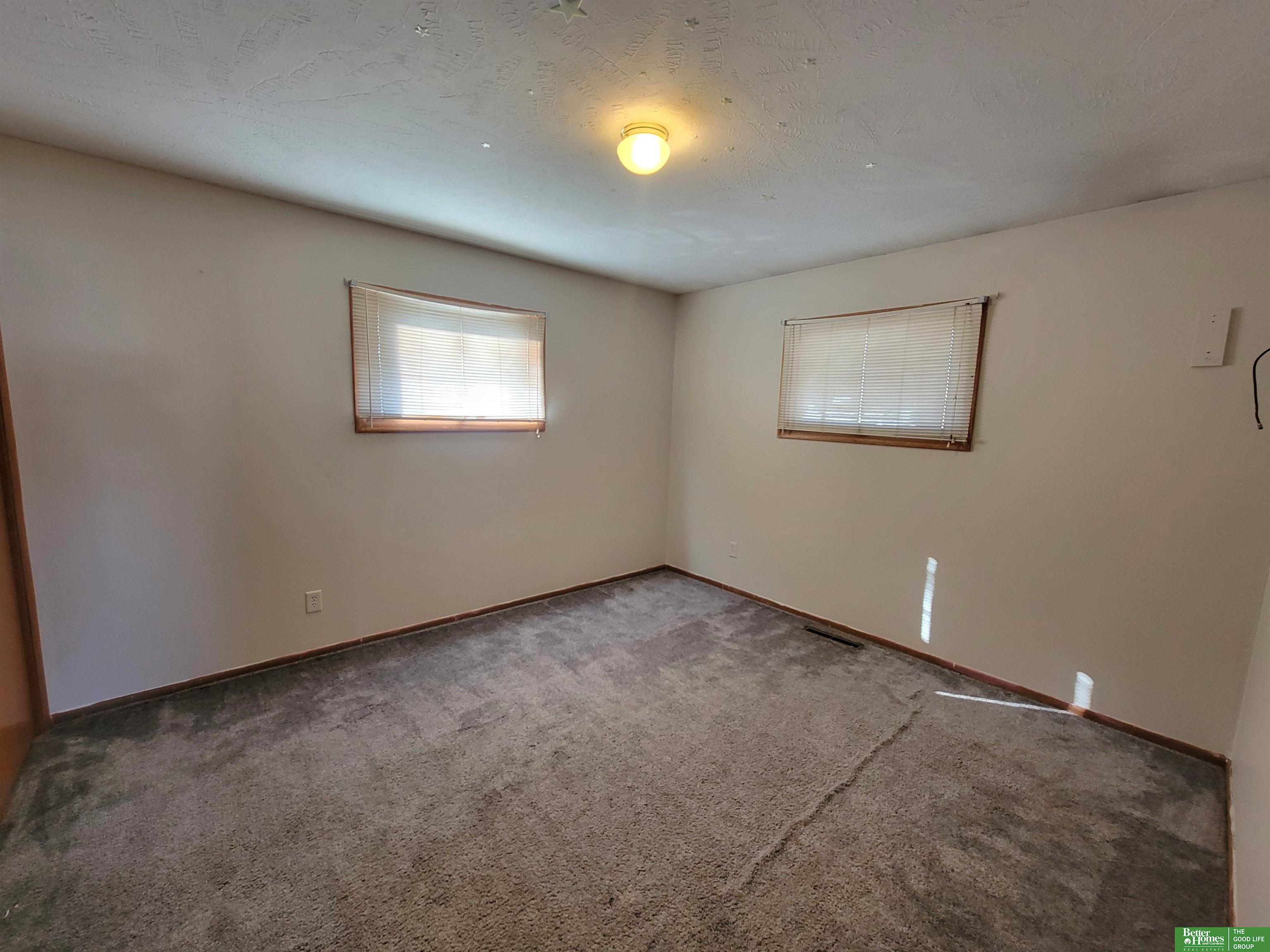 418 E 5th Street