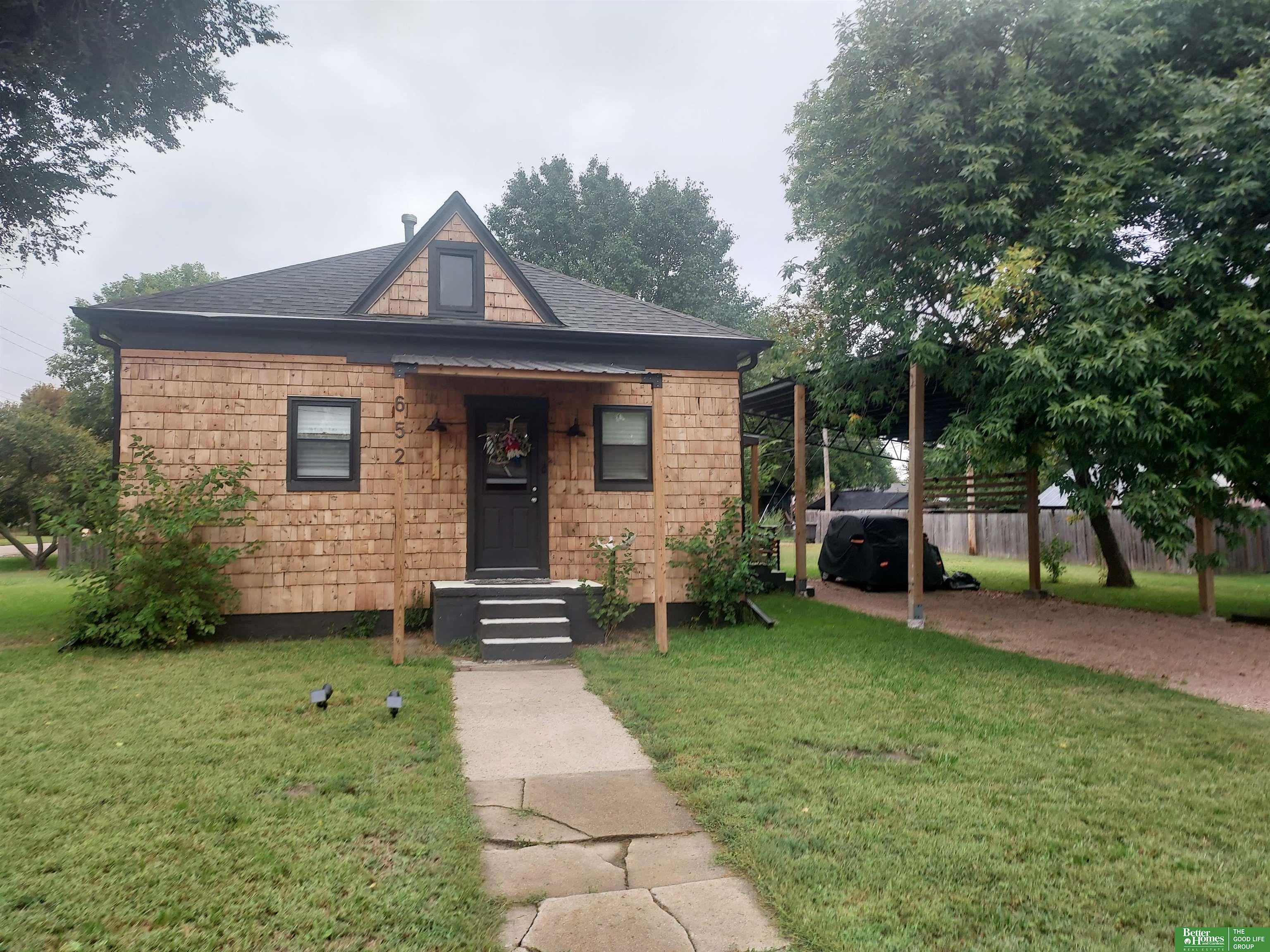 652 W 5th Street