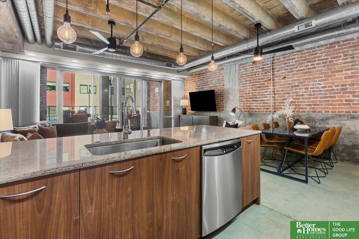 1502 Jones Street # 207