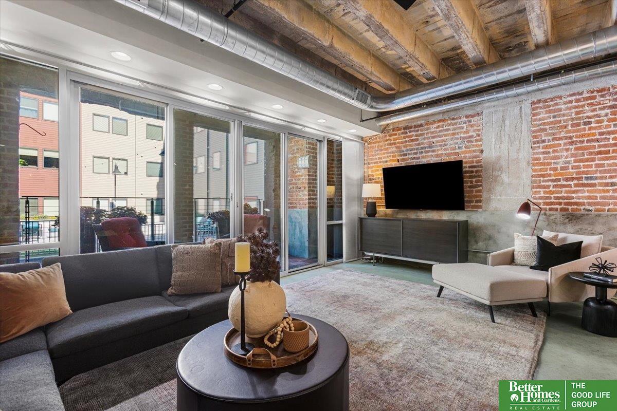 1502 Jones Street # 207