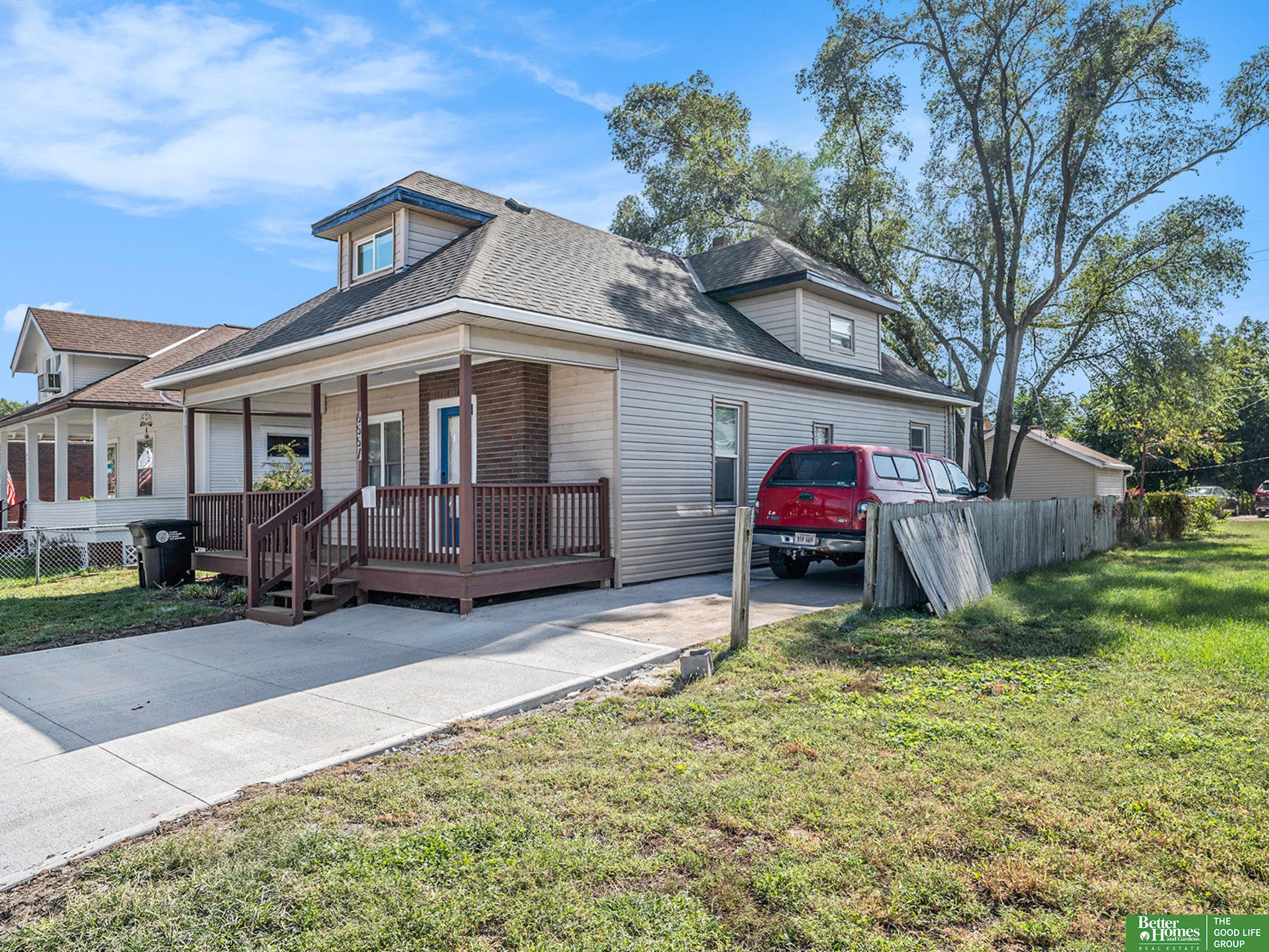 6557 Maple Street