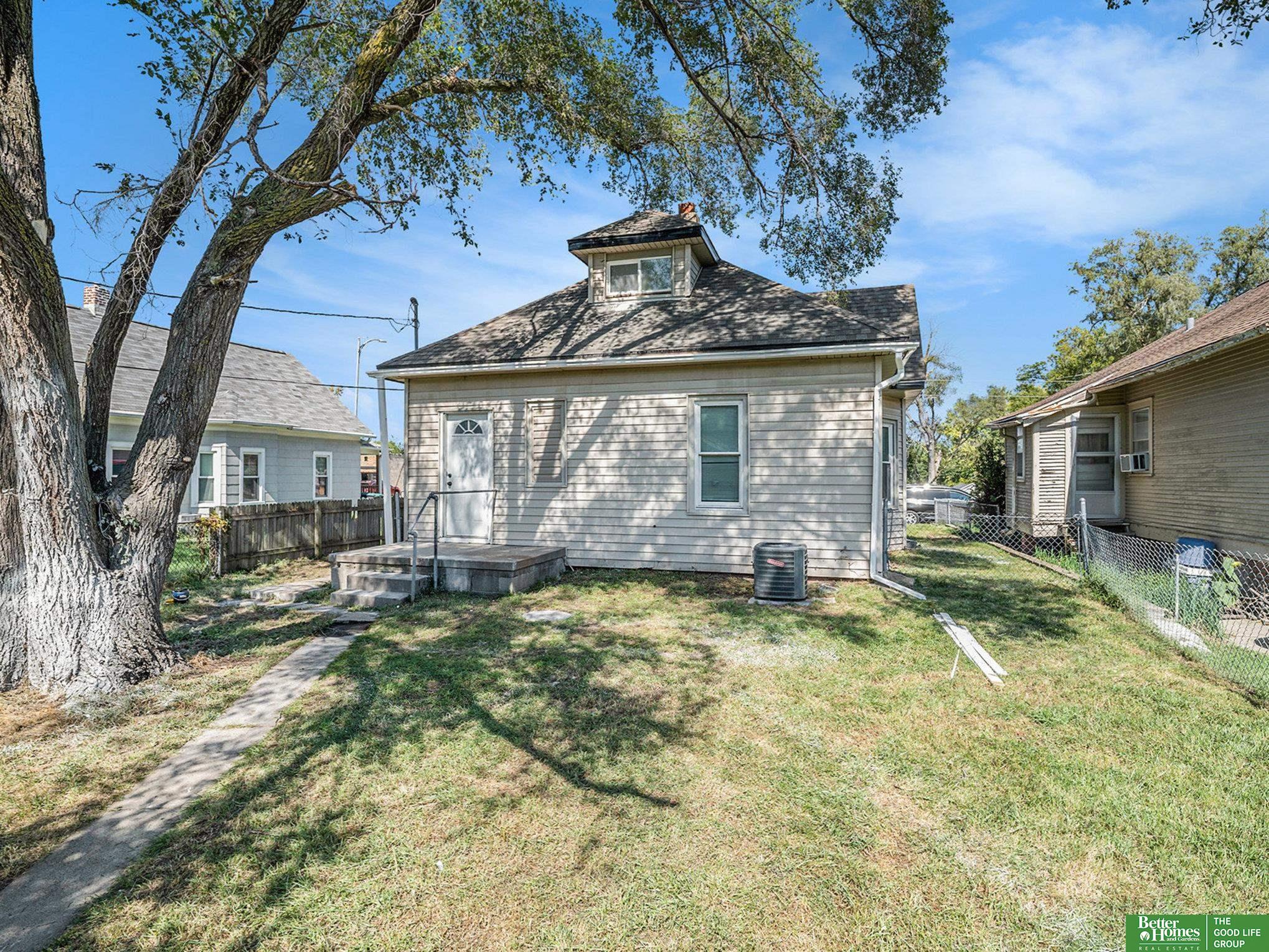 6557 Maple Street