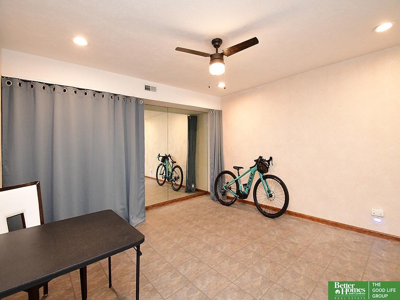 524 S 36 Court