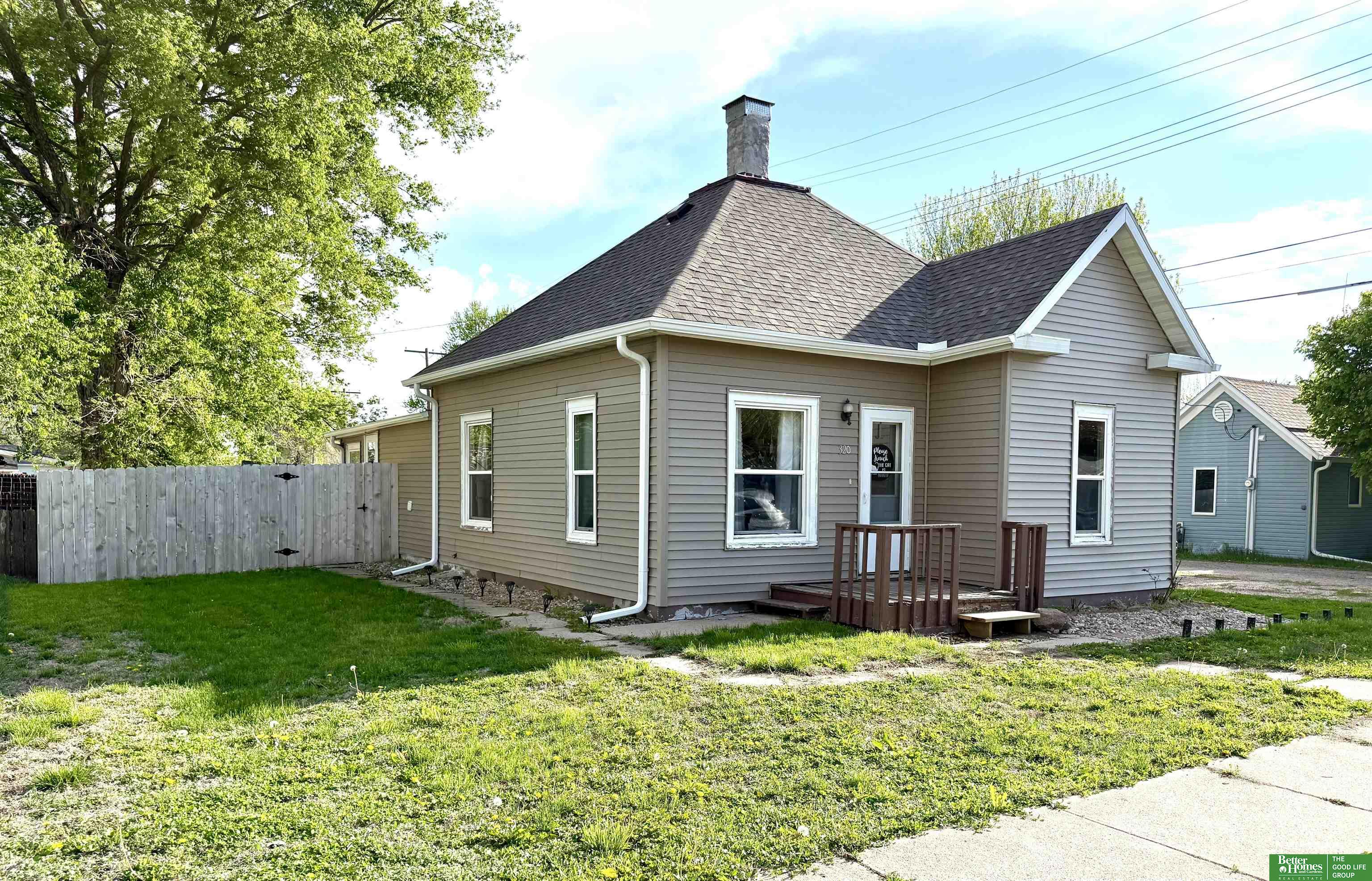 320 E 4th Street
