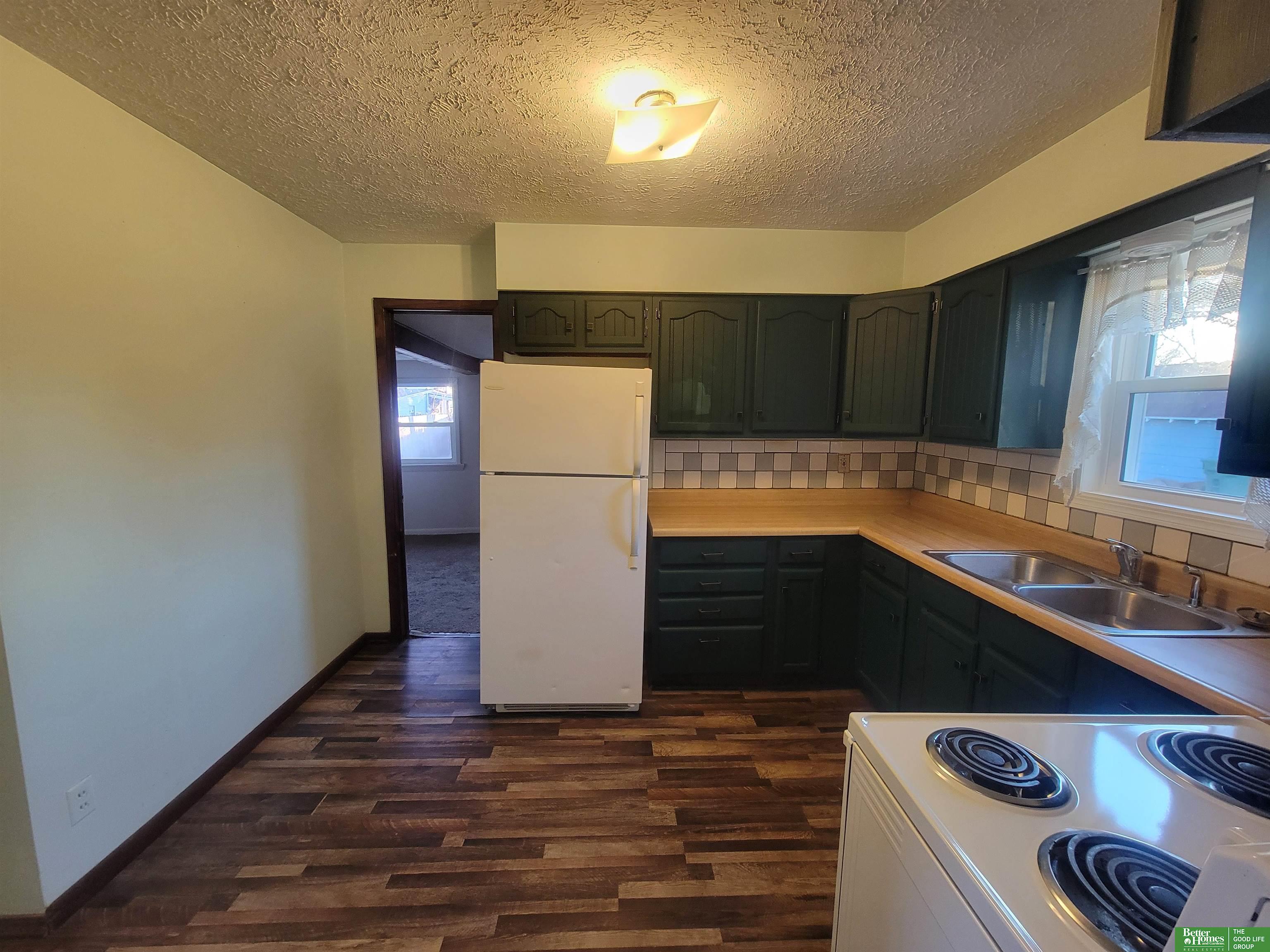320 E 4th Street