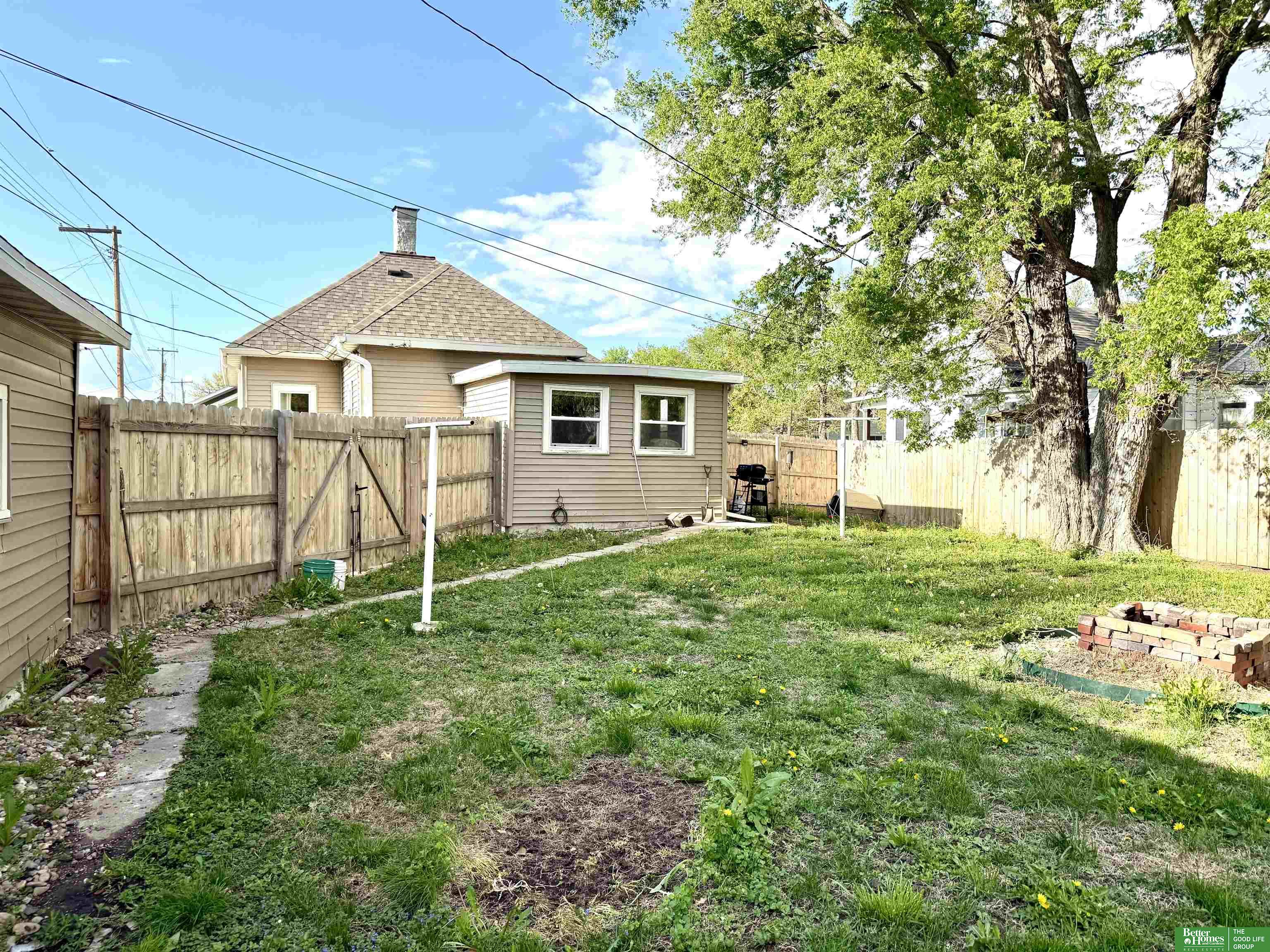 320 E 4th Street