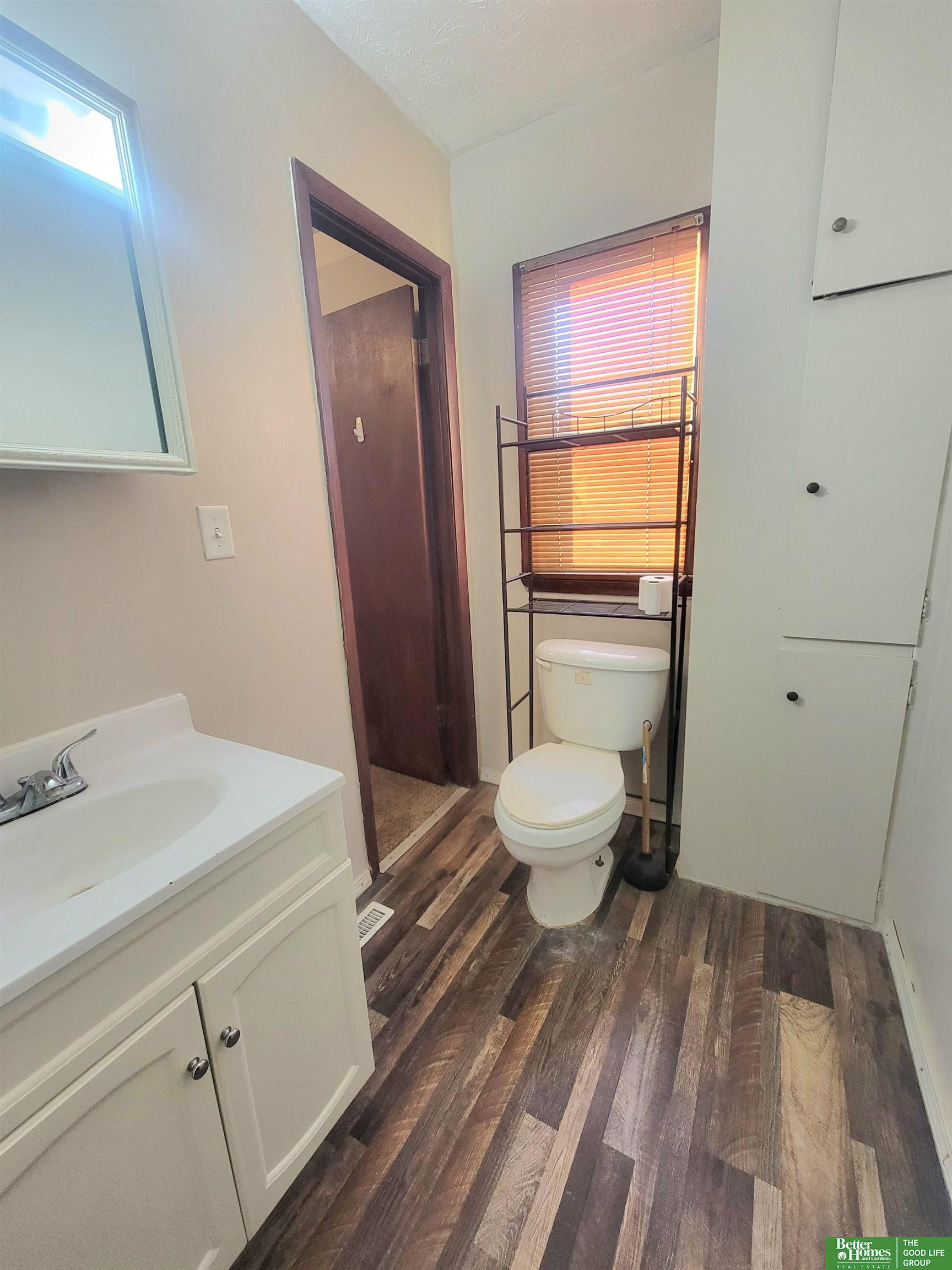 320 E 4th Street