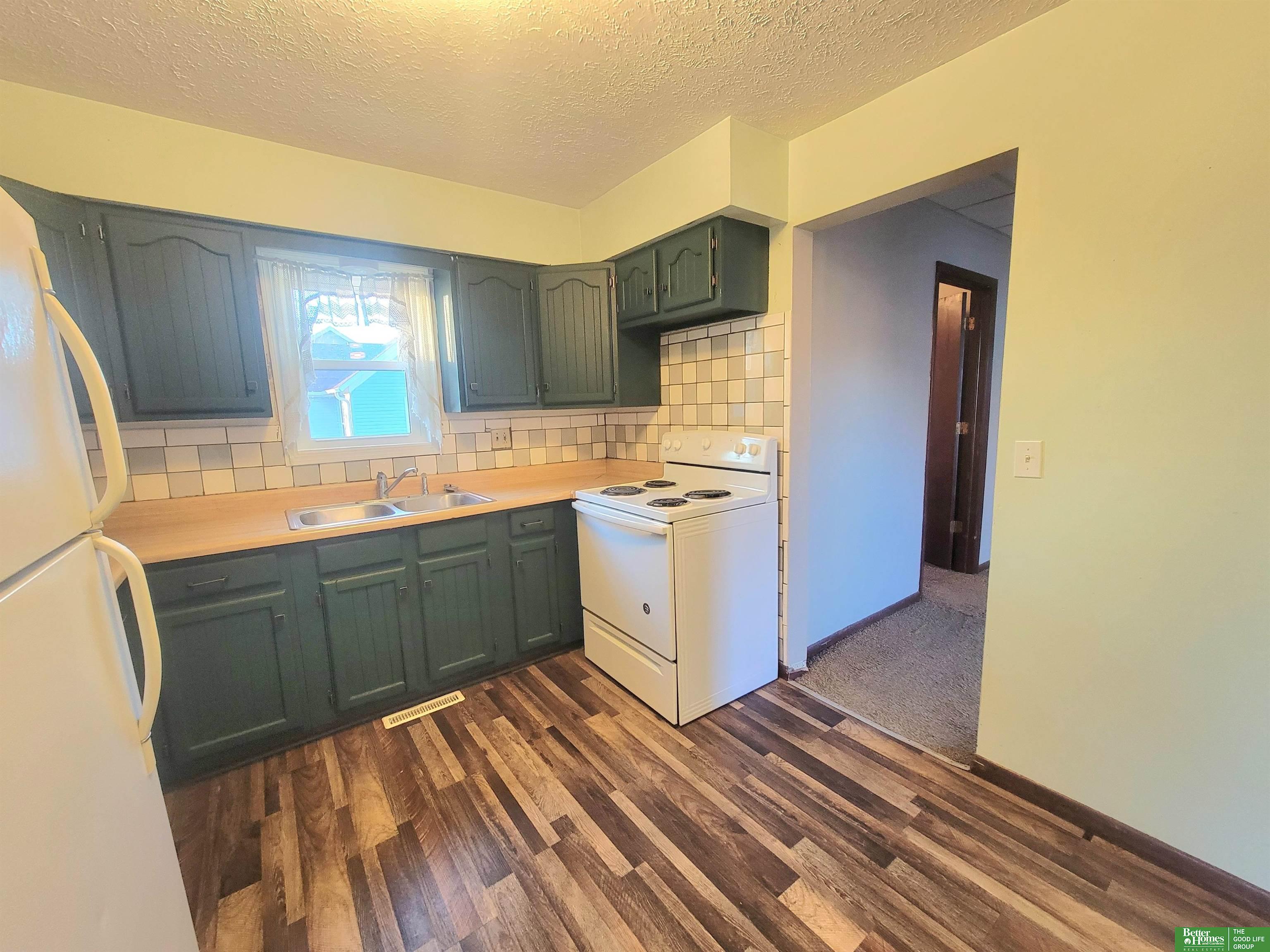 320 E 4th Street