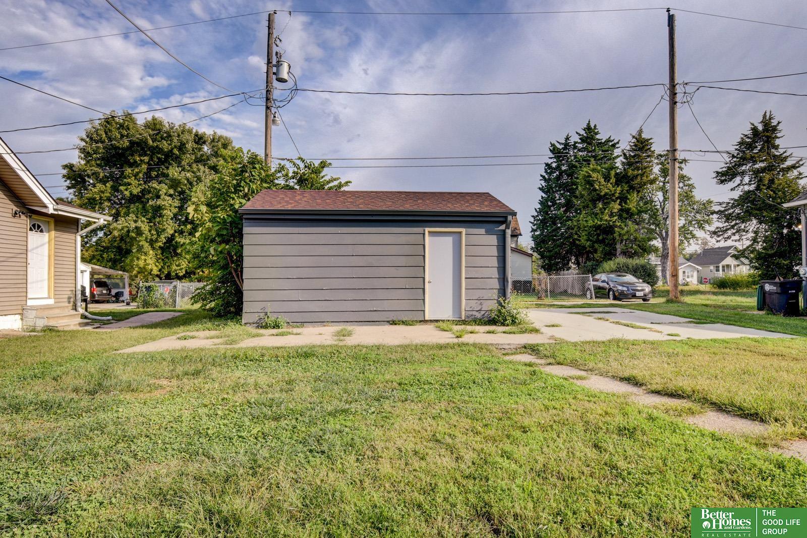 2208 Maple Street
