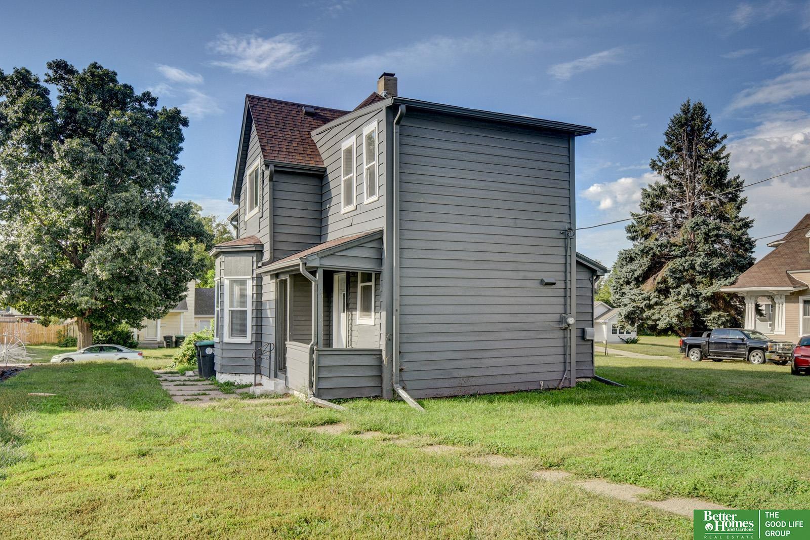 2208 Maple Street