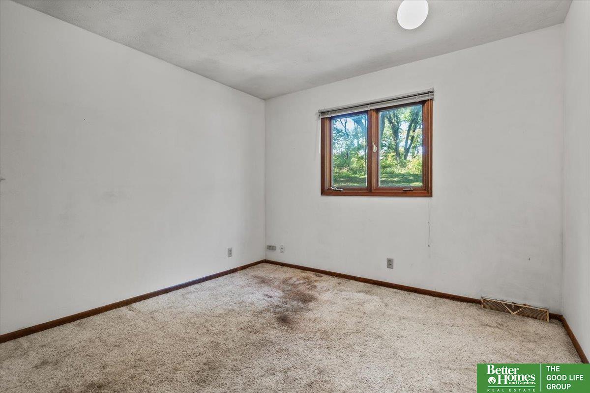 9242 Raven Oaks Drive
