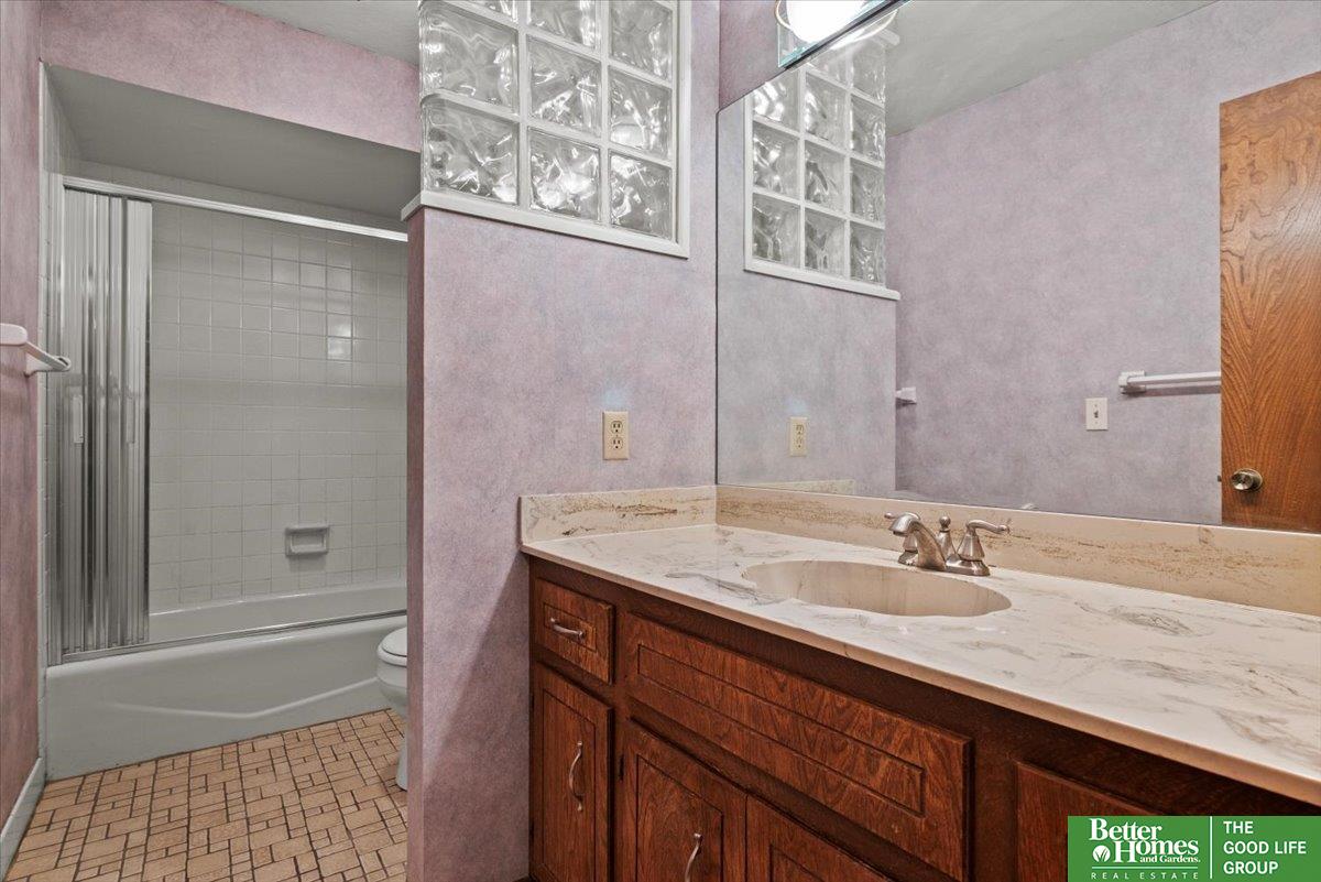 9242 Raven Oaks Drive