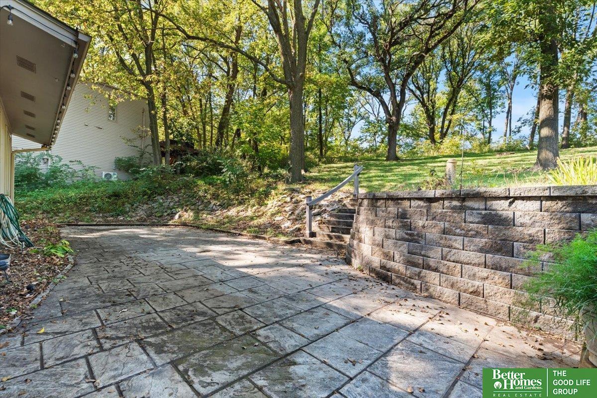 9242 Raven Oaks Drive