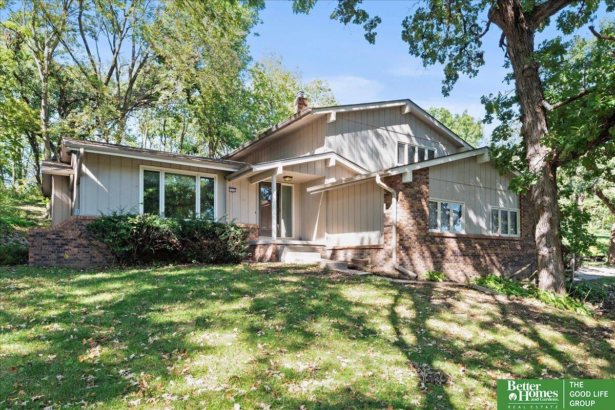 9242 Raven Oaks Drive