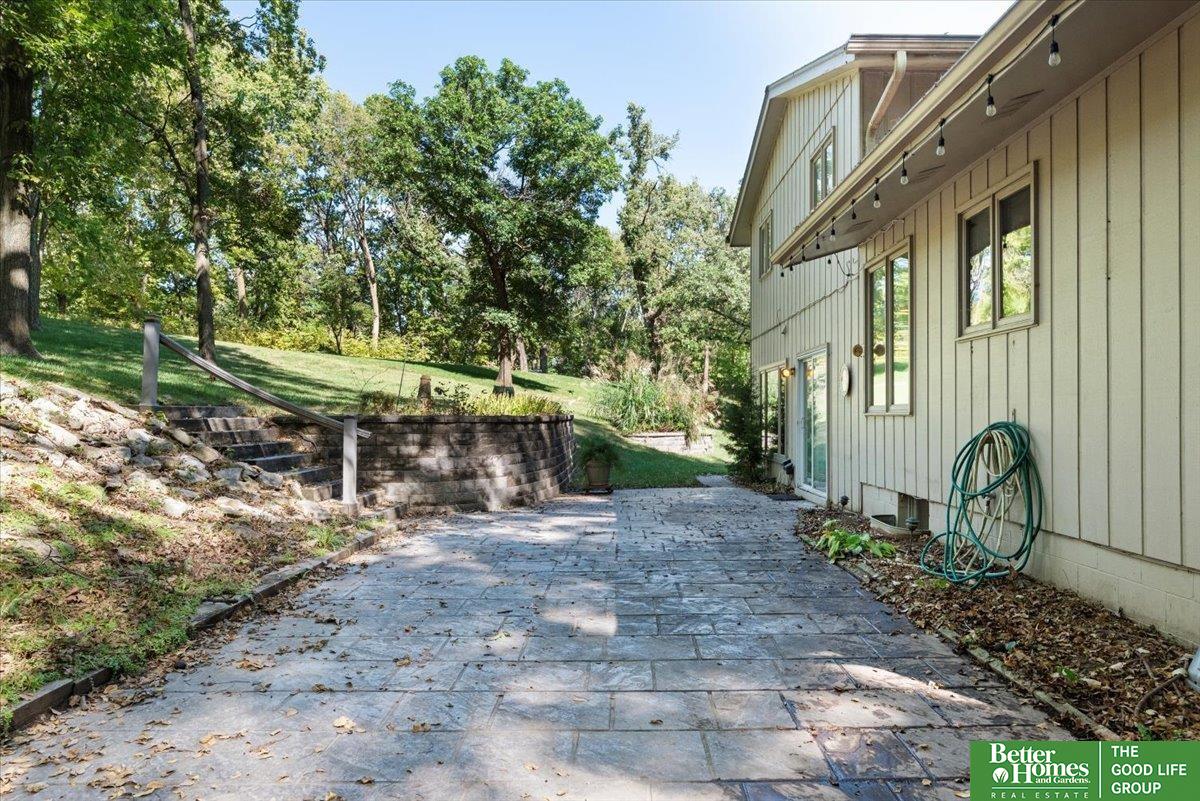 9242 Raven Oaks Drive