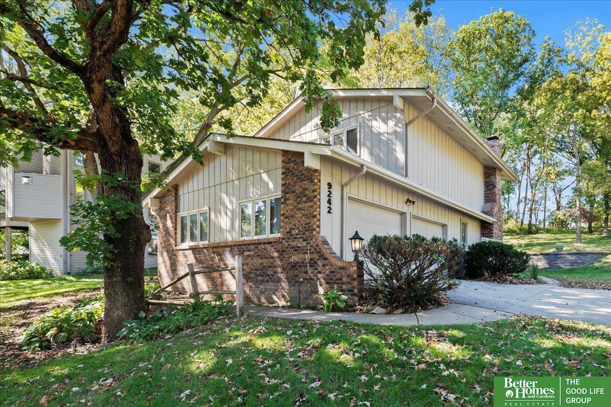 9242 Raven Oaks Drive