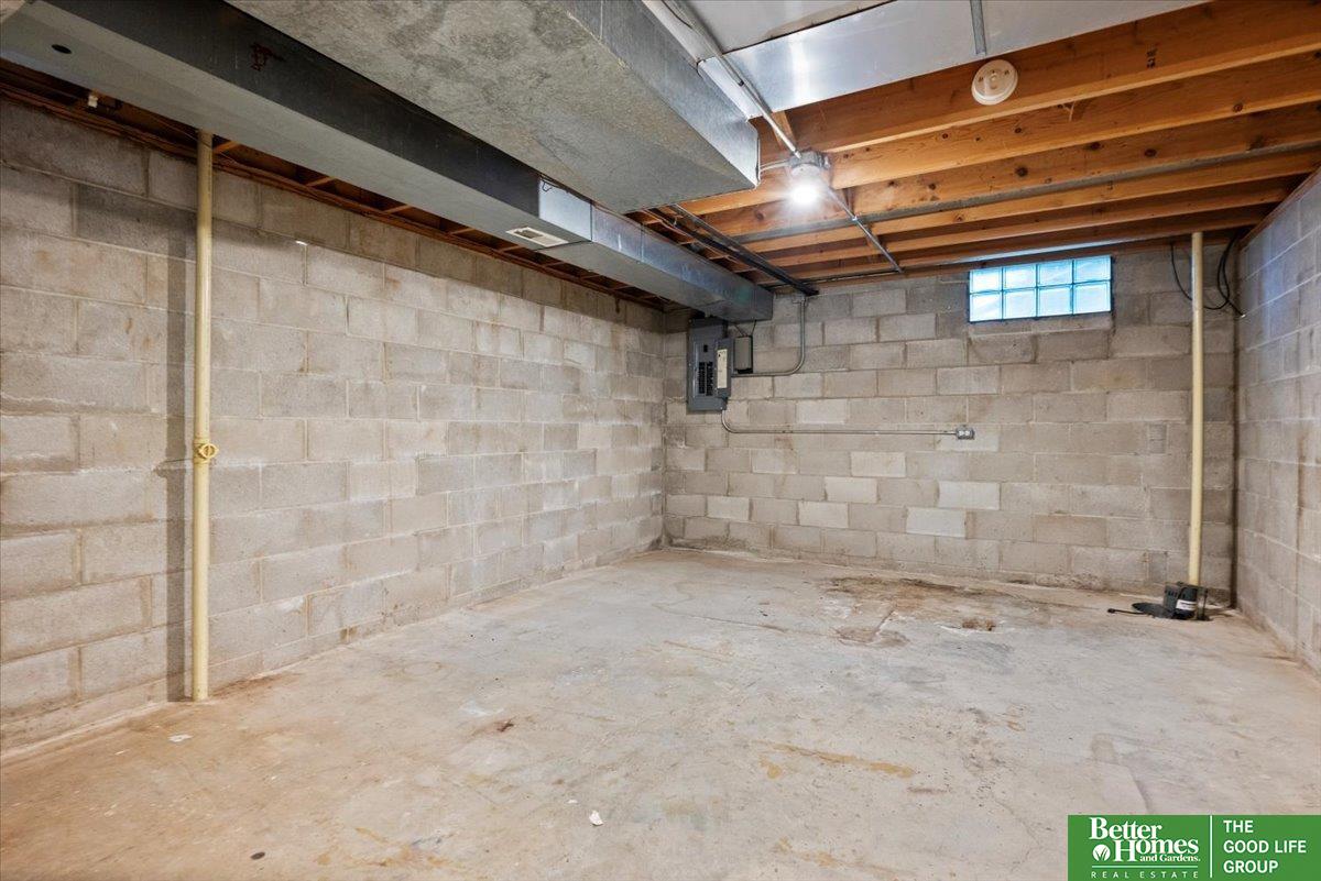 9242 Raven Oaks Drive