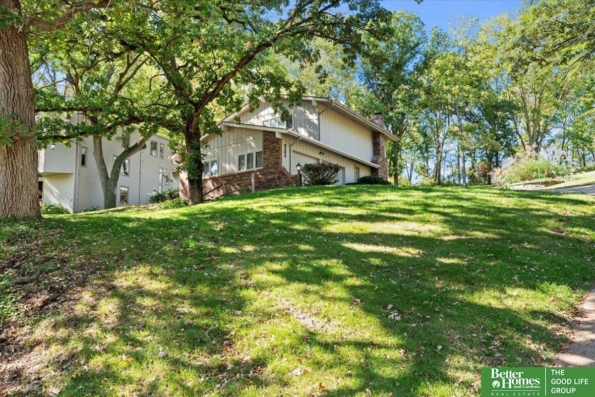 9242 Raven Oaks Drive