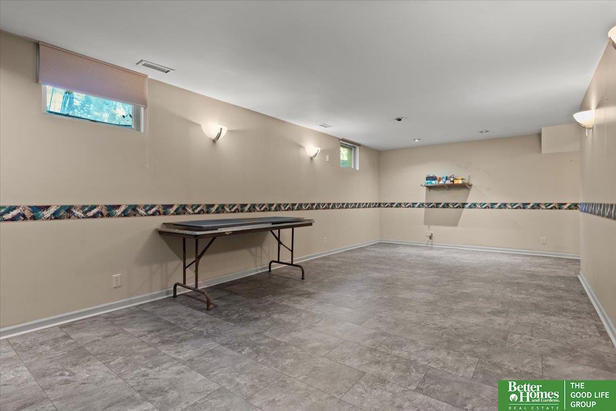 9242 Raven Oaks Drive
