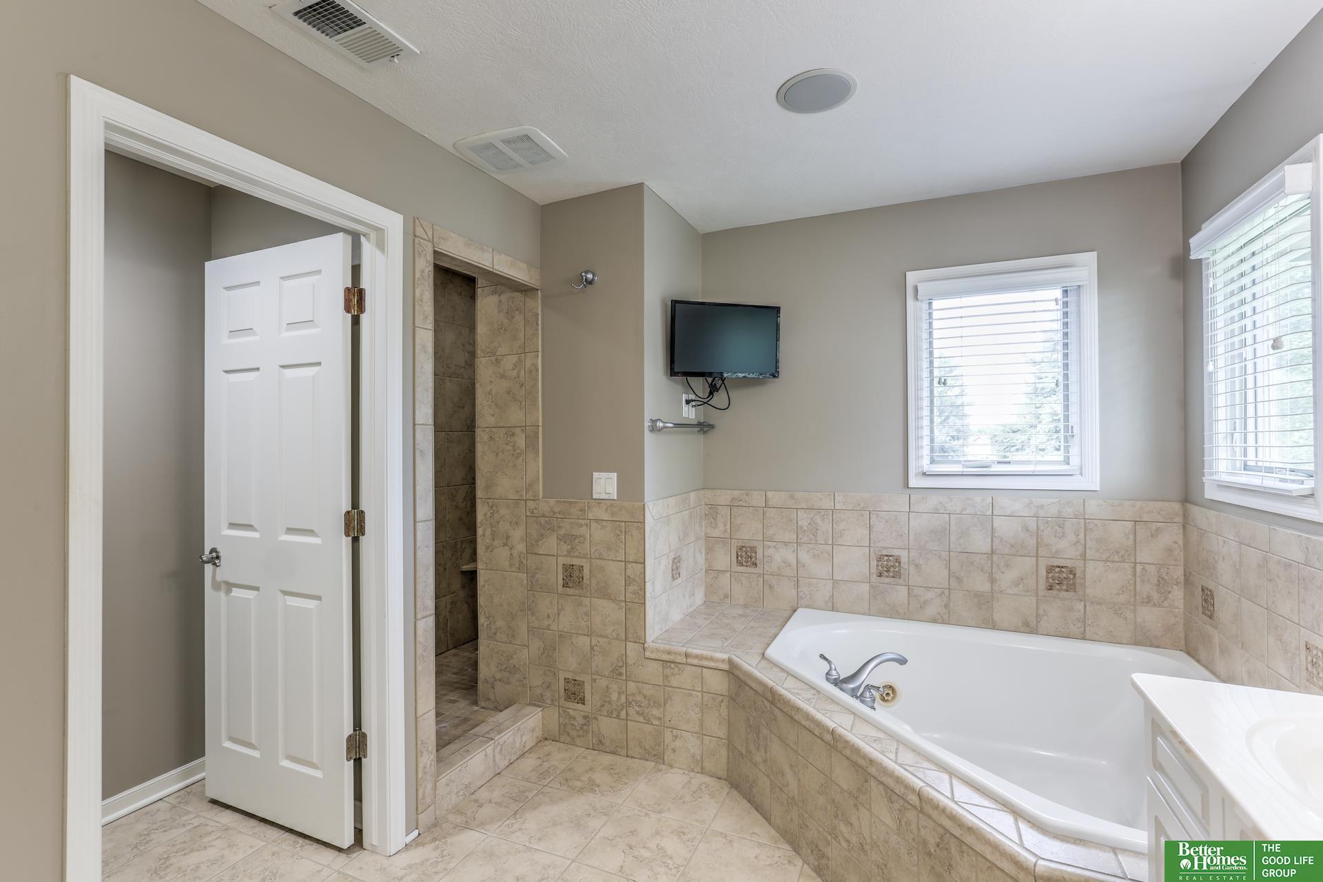 1012 S 197th Circle