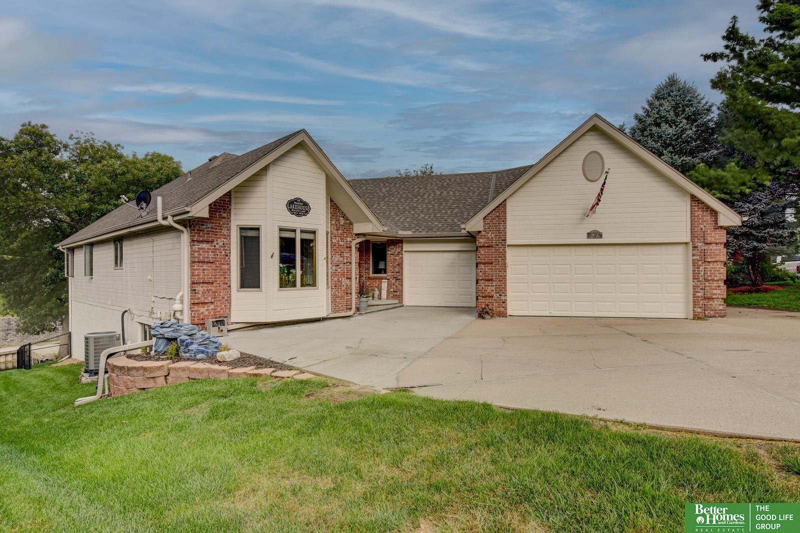 8883 Verdon Circle