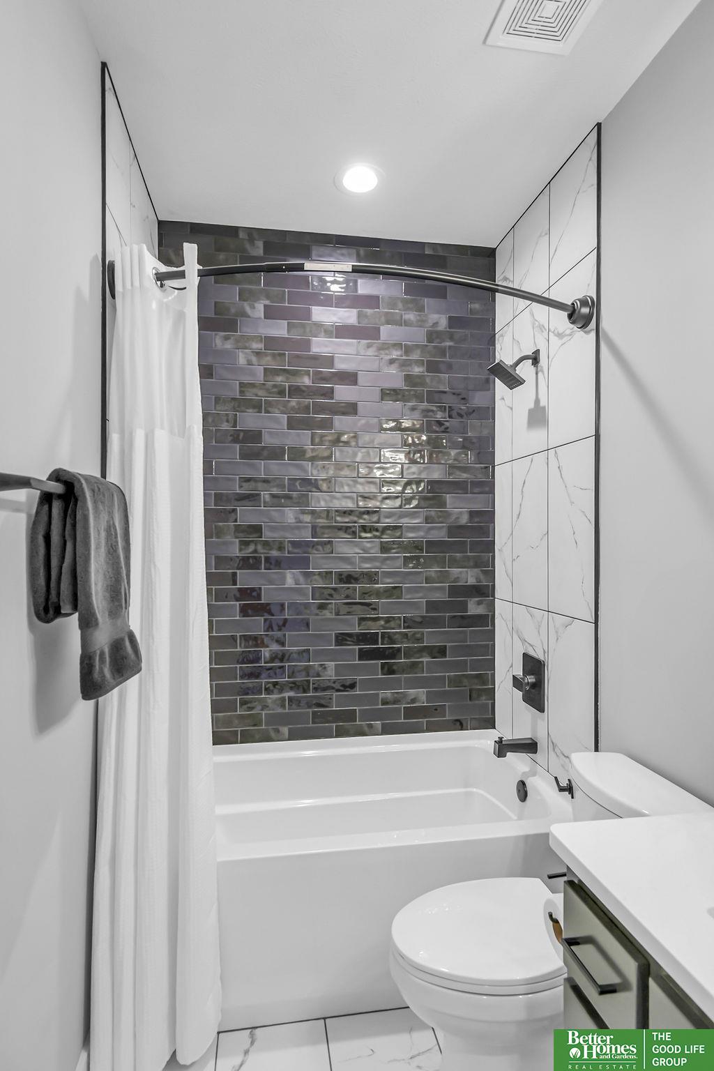 8108 S 184 Terrace