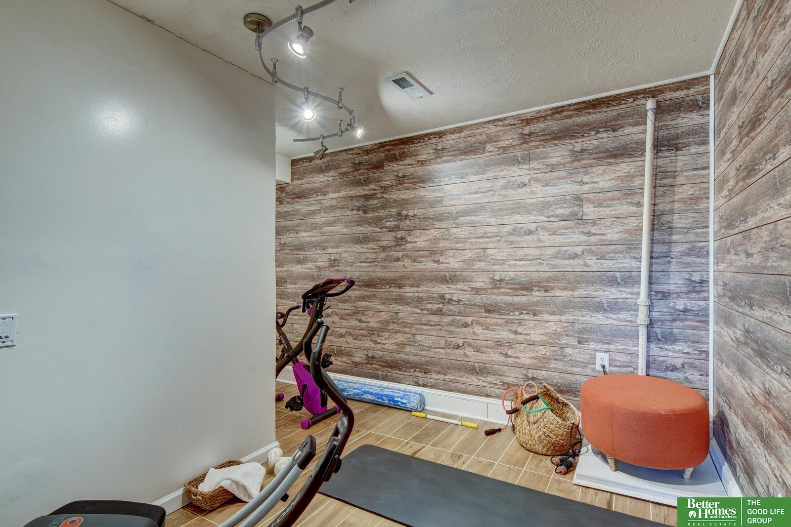 1213 Fairfax Road