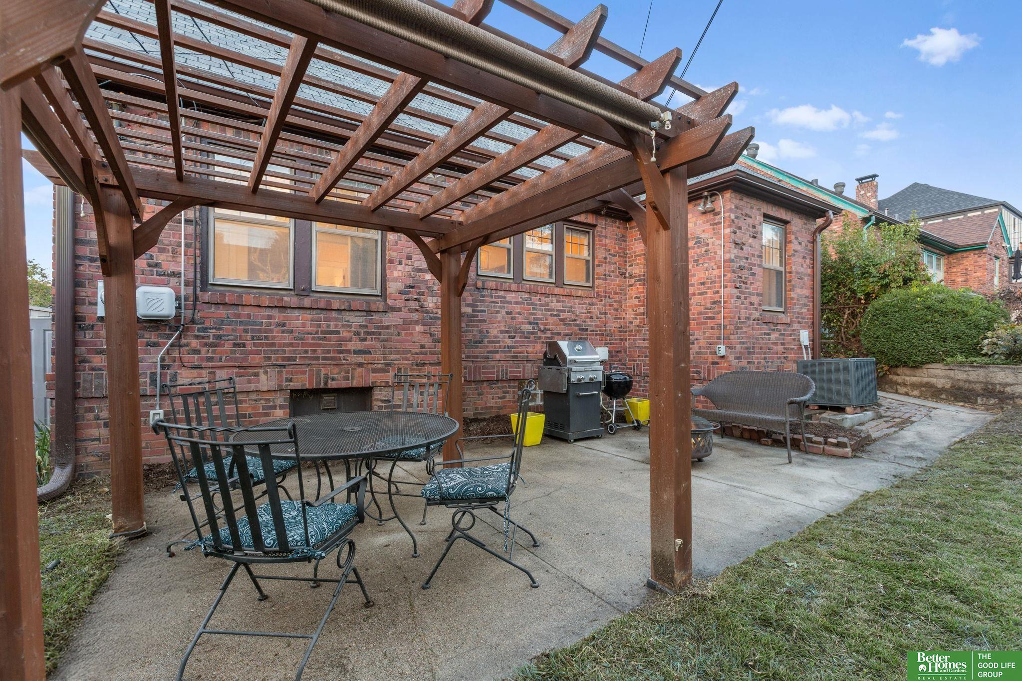 4551 Walnut Street