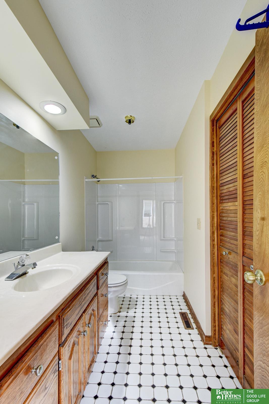 3220 S 50th Street