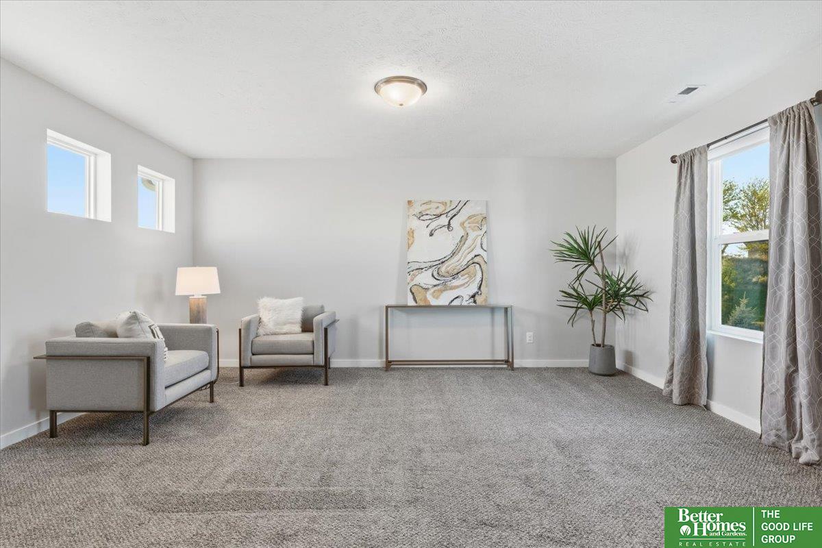 19752 Greenleaf Circle