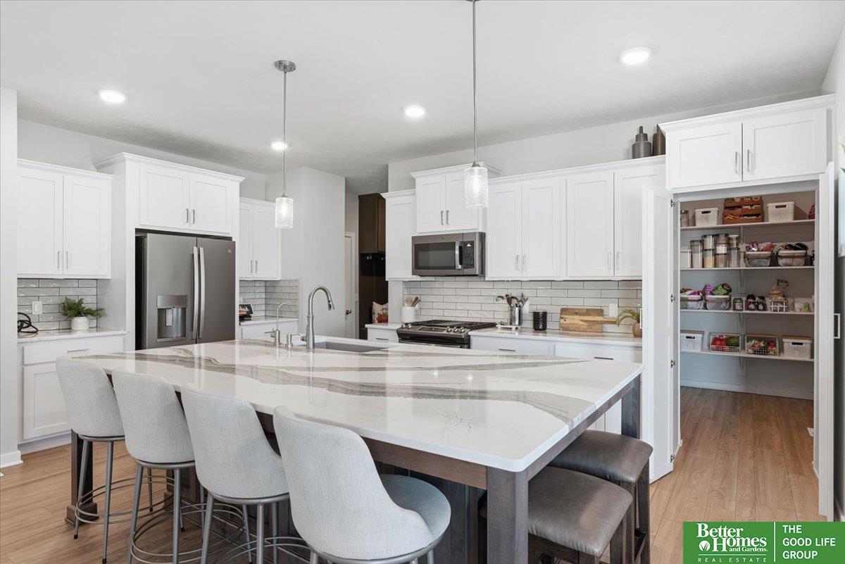 19752 Greenleaf Circle