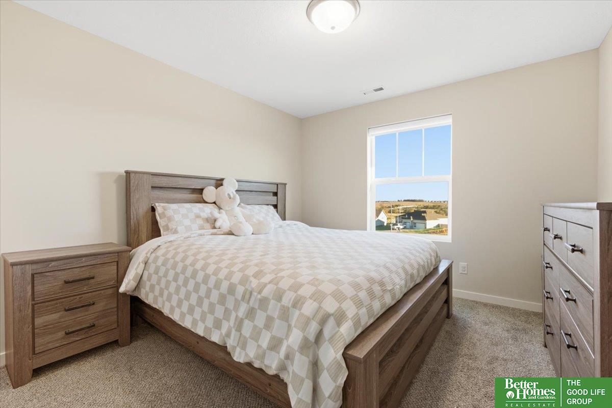 19752 Greenleaf Circle