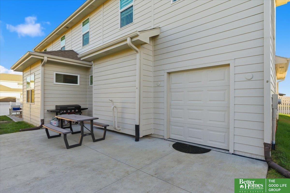 19752 Greenleaf Circle