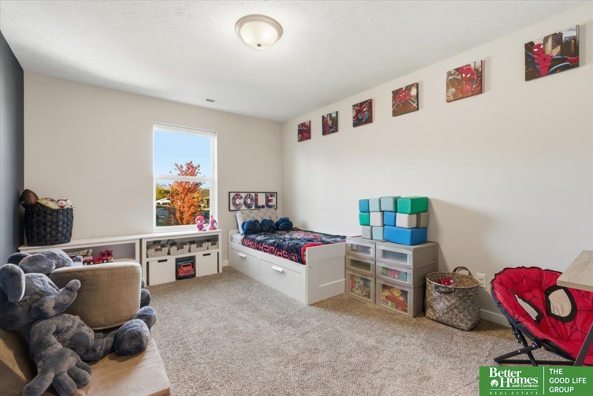 19752 Greenleaf Circle