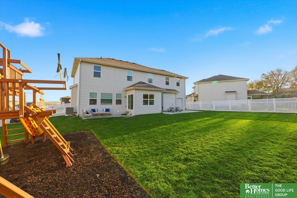 19752 Greenleaf Circle