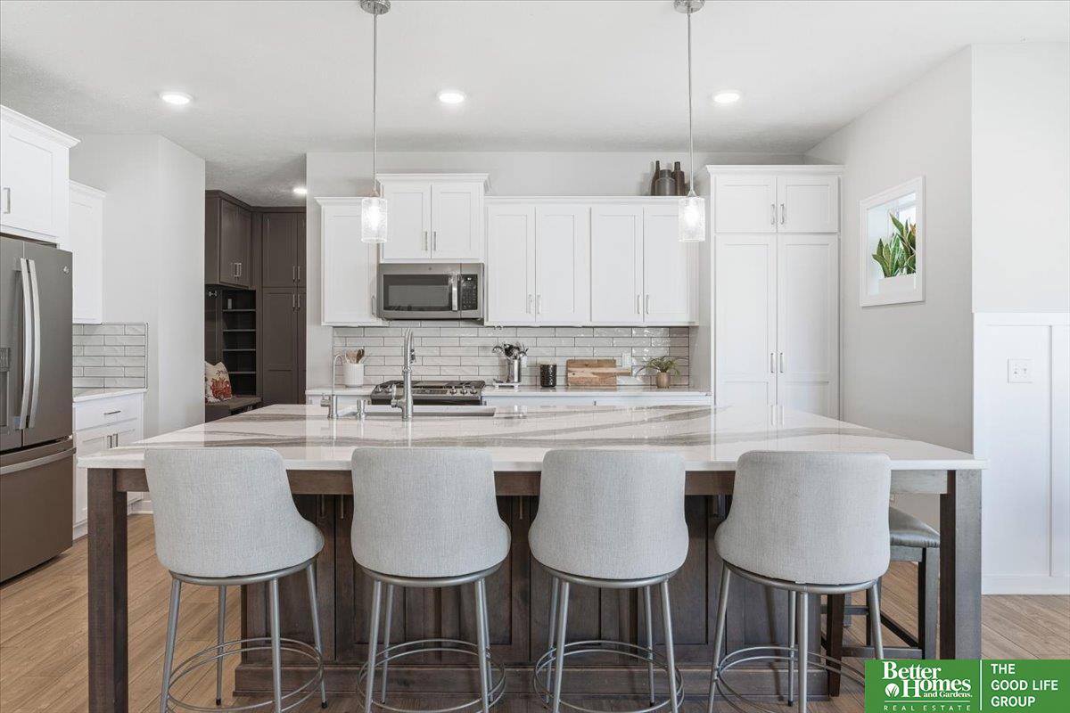 19752 Greenleaf Circle