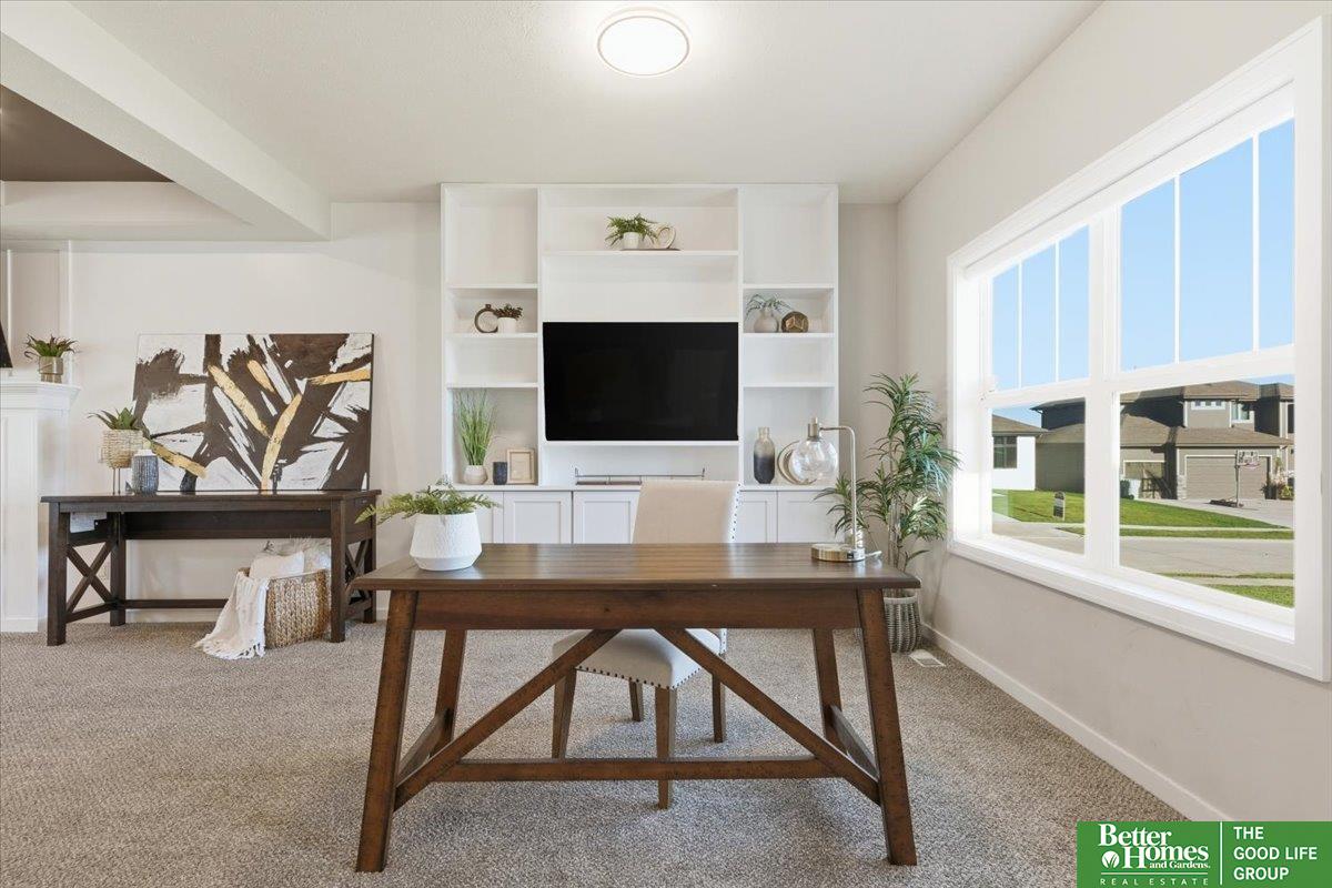 19752 Greenleaf Circle