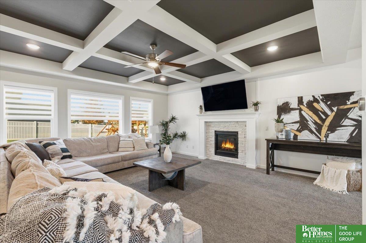 19752 Greenleaf Circle