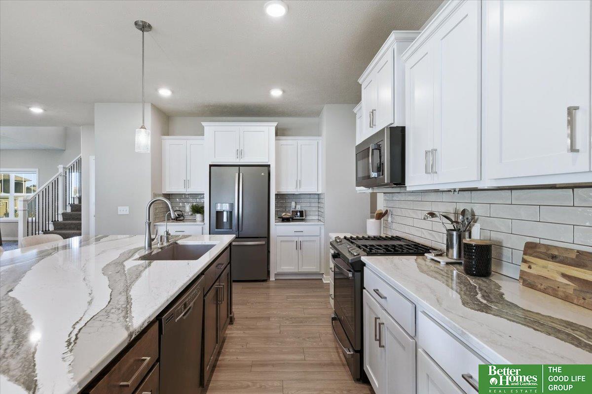 19752 Greenleaf Circle