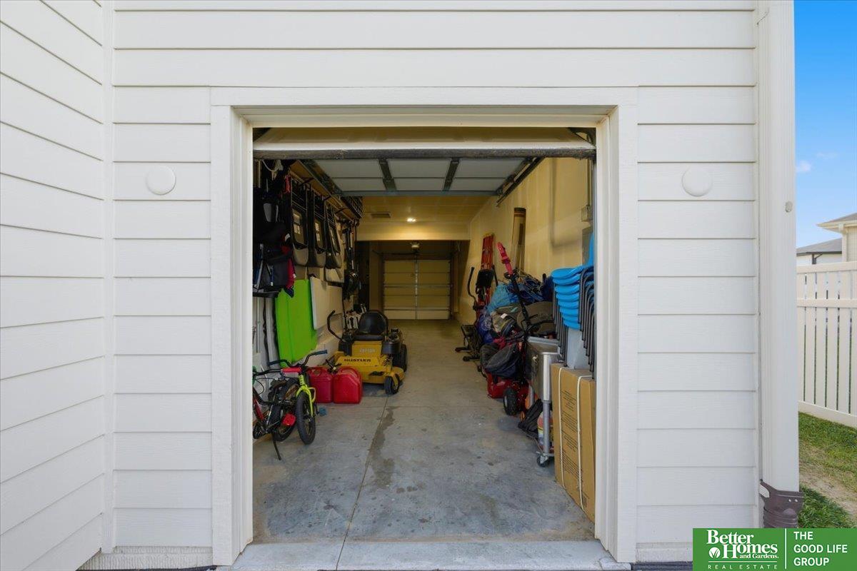 19752 Greenleaf Circle