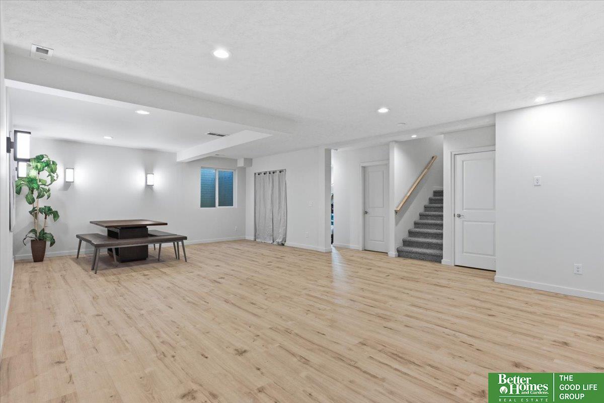 19752 Greenleaf Circle