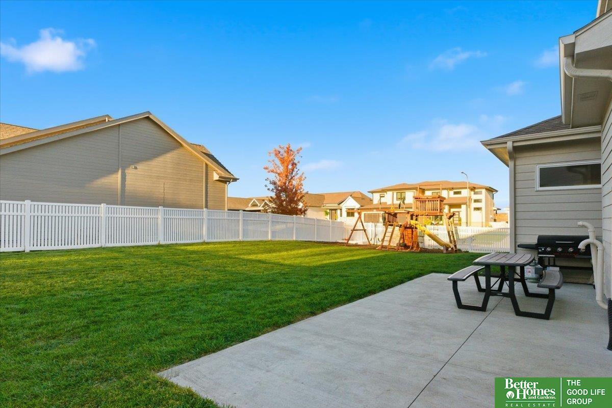 19752 Greenleaf Circle