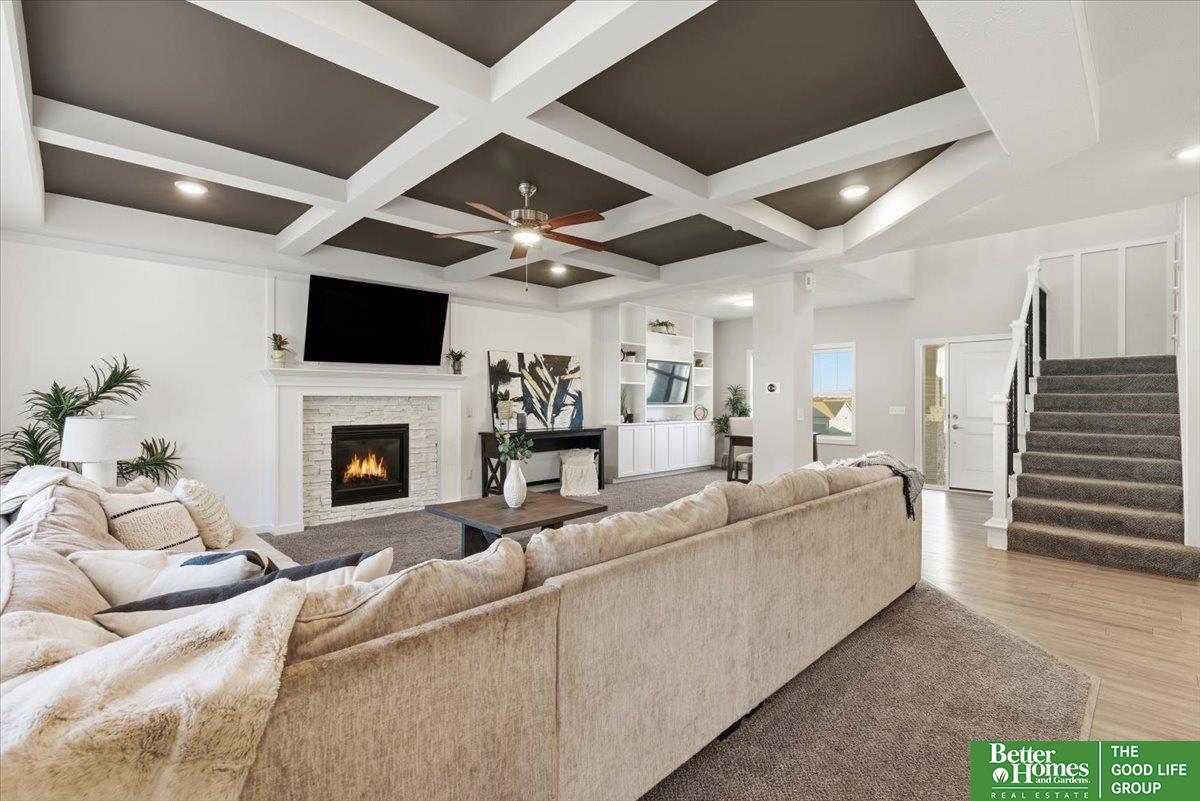 19752 Greenleaf Circle